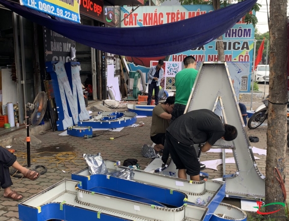 CHỮ NỔI CHẠY ĐÈNLED VIỀN NHÀ MÁY ĐÁ MÀI HẢI DƯƠNG             