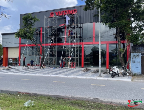 BIỂN QUẢNG CÁO CHỮ NỔI GẮN TRÊN TẤM TÔN PHUN SƠN MÀU