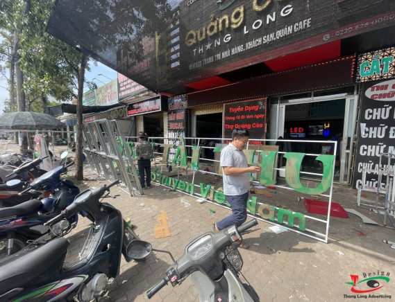THI CÔNG LẮP BỘ CHỮ SEN TAI THU