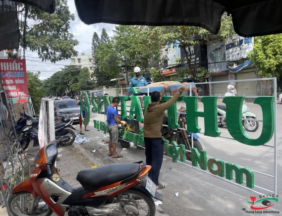 THI CÔNG LẮP BỘ CHỮ SEN TAI THU
