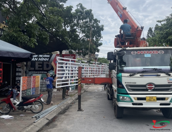 THI CÔNG BIỂN QUẢNG CÁO MÁY TÍNH THIÊN LỘC 