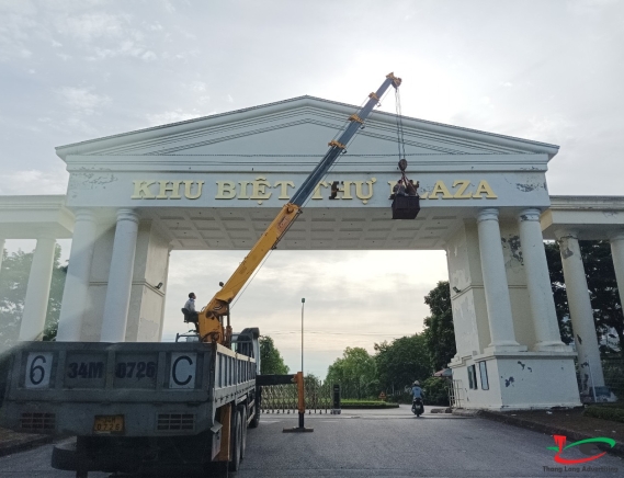 CHỮ INOX CHÂN DỰNG NỔI SANG TRỌNG 