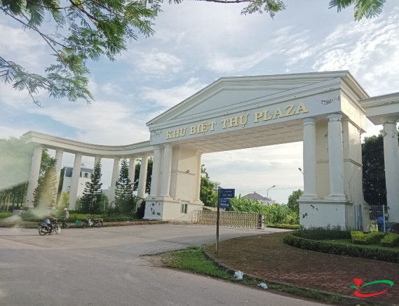 CHỮ INOX CHÂN DỰNG NỔI SANG TRỌNG 