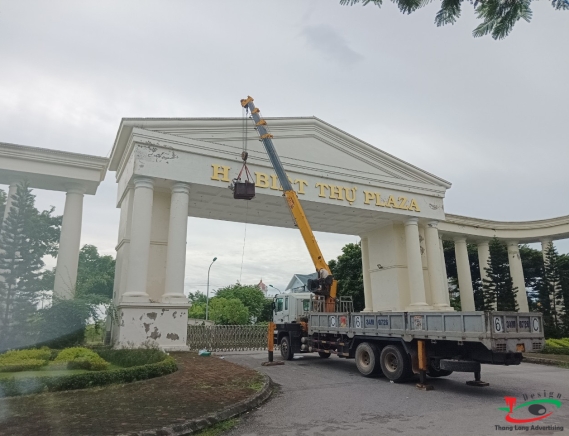 CHỮ INOX CHÂN DỰNG NỔI SANG TRỌNG 