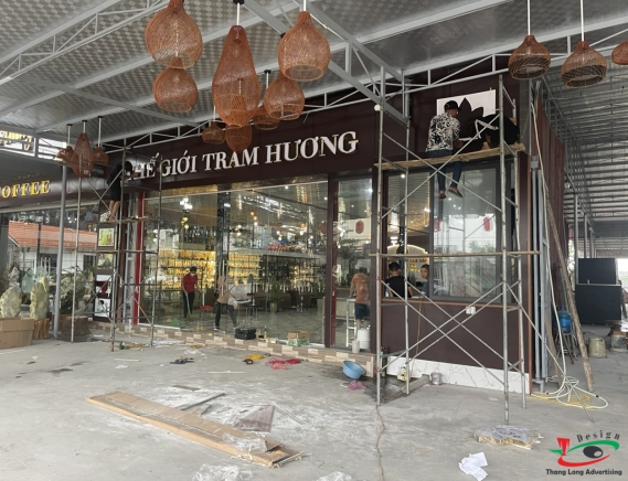 CHỮ INOX CHÂN DỰNG NỔI SANG TRỌNG 