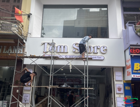 CHỮ INOX CHÂN DỰNG NỔI SANG TRỌNG 