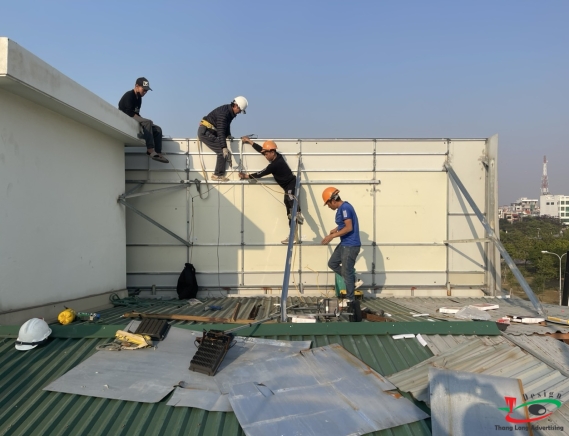 THI CÔNG BIỂN QUẢNG CÁO UY TÍN Ở TẠI CHÍ LINH HẢI DƯƠNG