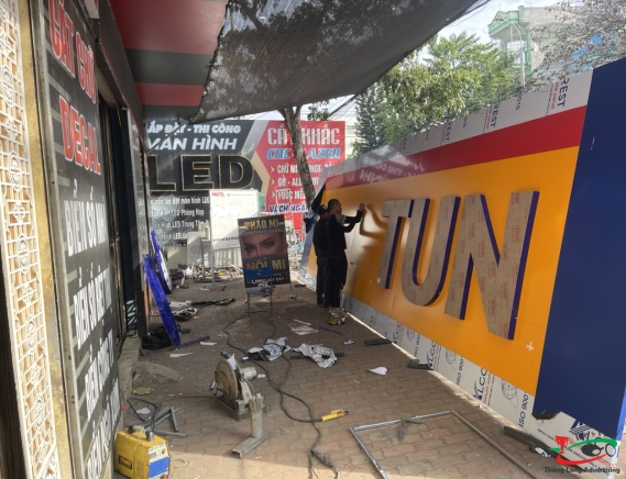 THI CÔNG BIỂN QUẢNG CÁO UY TÍN Ở TẠI CHÍ LINH HẢI DƯƠNG