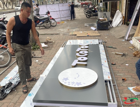 CHỮ INOX CHÂN DỰNG NỔI SANG TRỌNG 