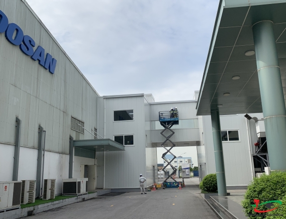 THI CÔNG LẮP ĐẶT LÔ GÔ CÔNG TY TRÊN CAO TẠI HẢI DƯƠNG