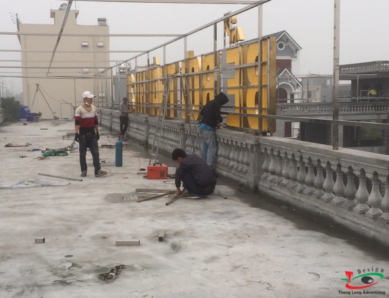 CHỮ INOX CHÂN DỰNG NỔI SANG TRỌNG 