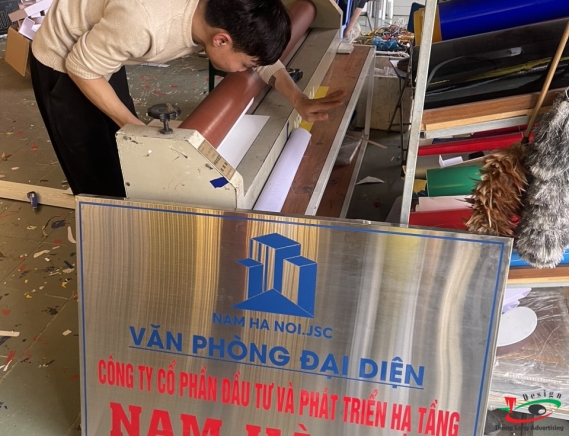 CHỮ INOX CHÂN DỰNG NỔI SANG TRỌNG 