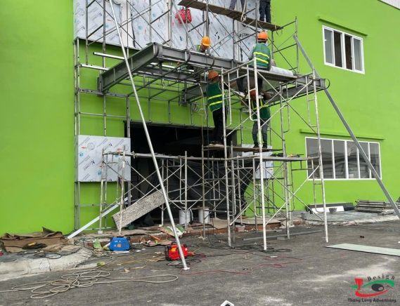 THI CÔNG ỐP ALUMINIUM MÁI SẢNH CÔNG TY AN PHÁT NAM SÁCH HẢI DƯƠNG