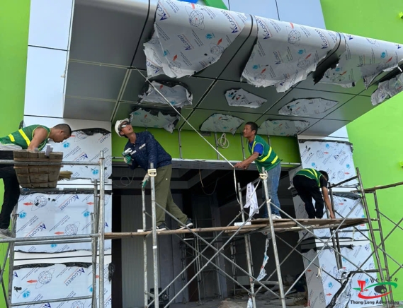 THI CÔNG ỐP ALUMINIUM MÁI SẢNH CÔNG TY AN PHÁT NAM SÁCH HẢI DƯƠNG