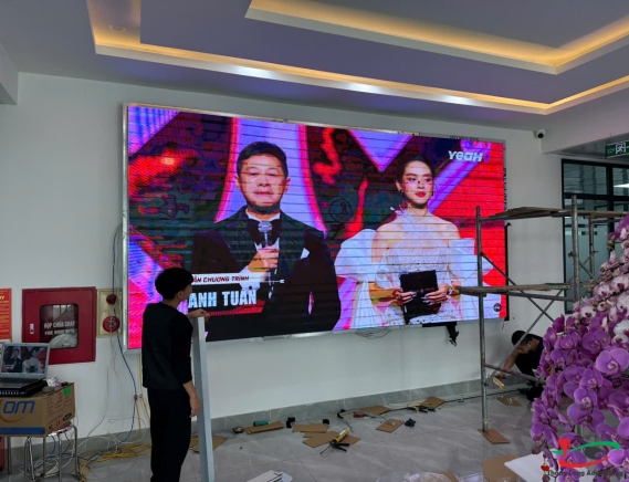 THI CÔNG MÀN HÌNH LED CÔNG TY Ở KHU CÔNG NGHIỆP CHẾ XUẤT HẢI DƯƠNG 