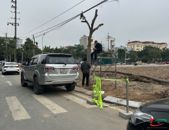 ĐÈN LED QUẤN CÂY TRANG TRÍ CHO NHÀ HÀNG, QUÁN CÀ PHÊ, QUÁN ĂN ẨM THỰC ĐƯỜNG PHỐ