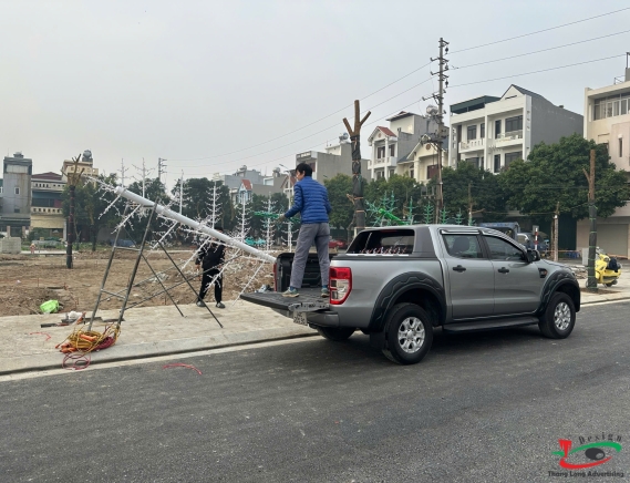 CỘT ĐÈN LED CÂY THÔNG CAO 8M